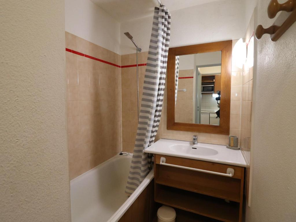 Studio cabine au pied des pistes à Tignes avec balcon - FR-1-502-580 - 3