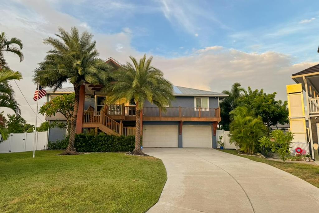 Coastal Escape, Saint James City