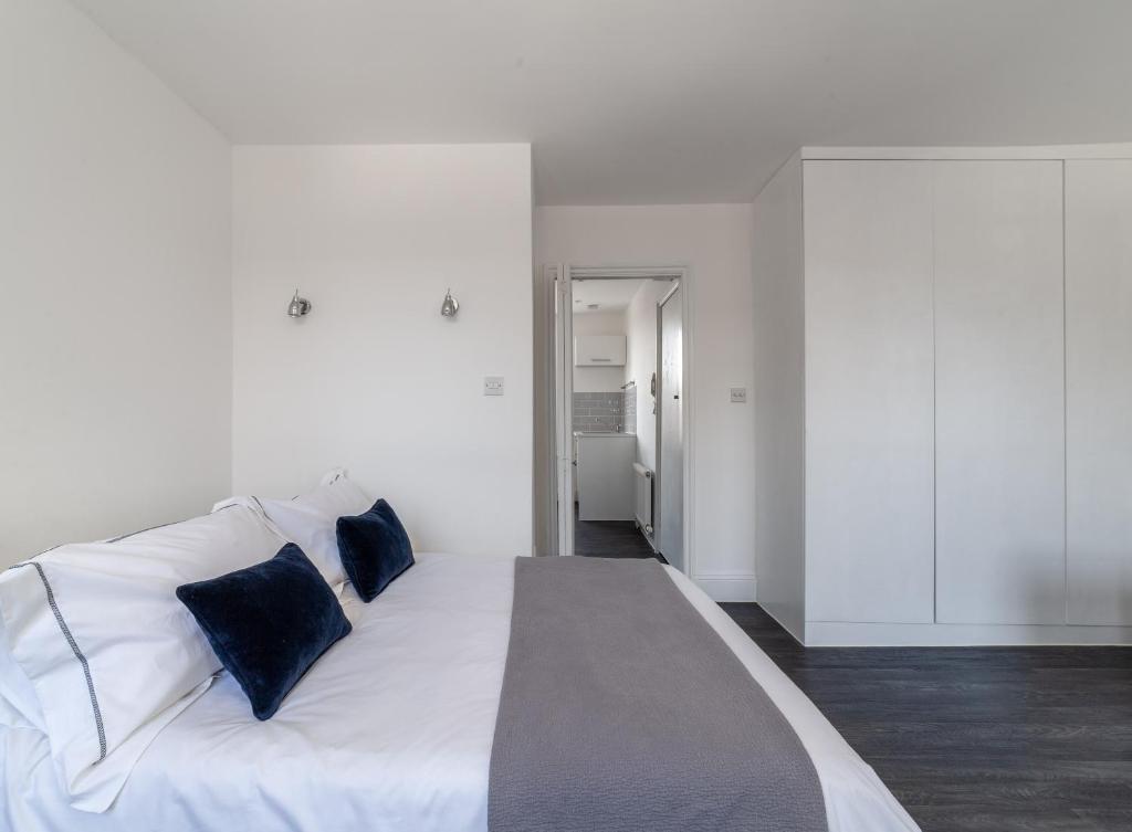 Sunny Spacious Flat - West London, Kensington, Earl's Court, Chelsea, Londýn