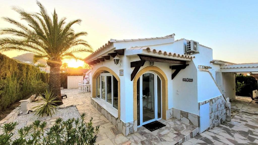 Ferienhaus mit Meerblick, Klimaanlagen, Heizung und schnellem Wlan, privater Parkplatz, Muntanya la Sella