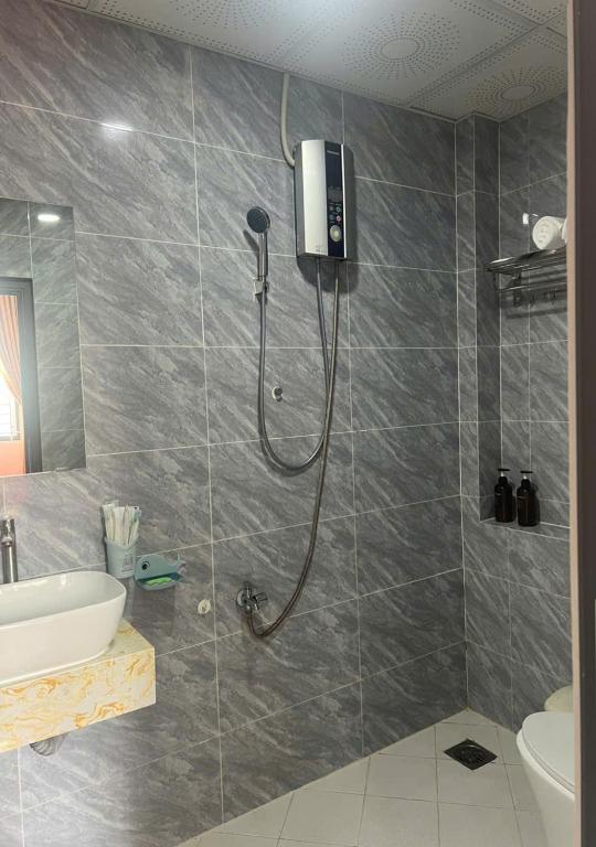 Quốc Minh Trung Hotel