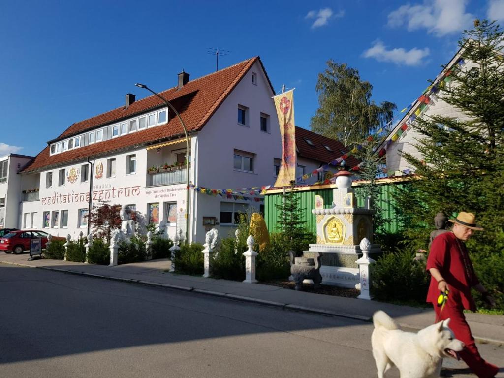 Seminarhaus Arya Maitreya - 4
