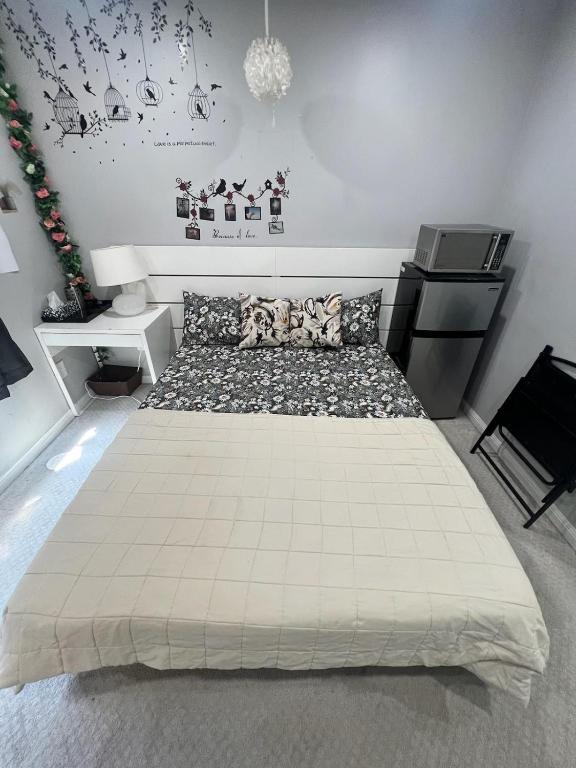 Private, Secure, Immaculate & Cozy Room, Brampton