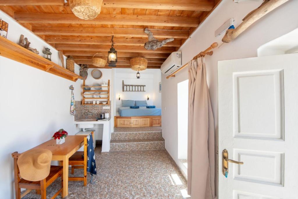 Lindos Marianthi Studios, Lindos