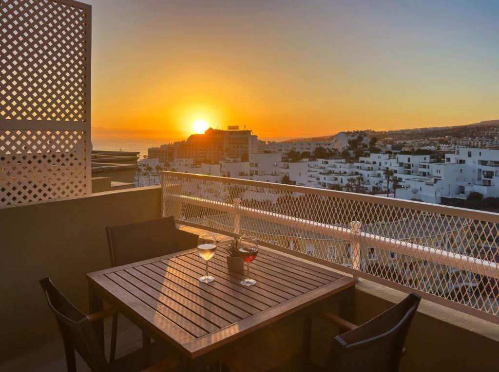 Orlando Top Floor Ocean Teide view by LoveTenerife, Adeje