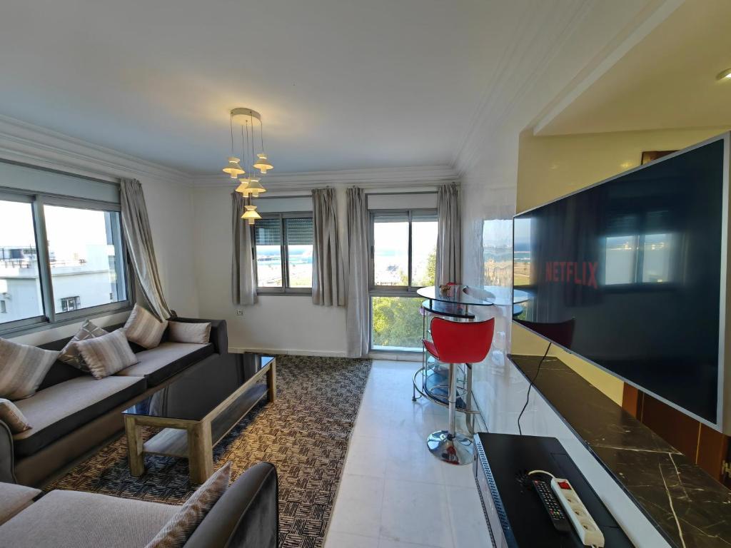 Shared lounge/TV area