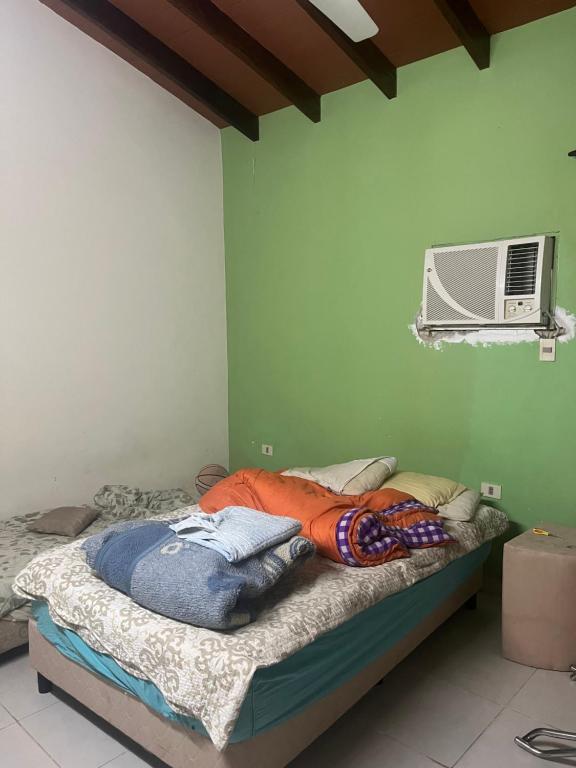 Habitacion privada en casa familiar - 2