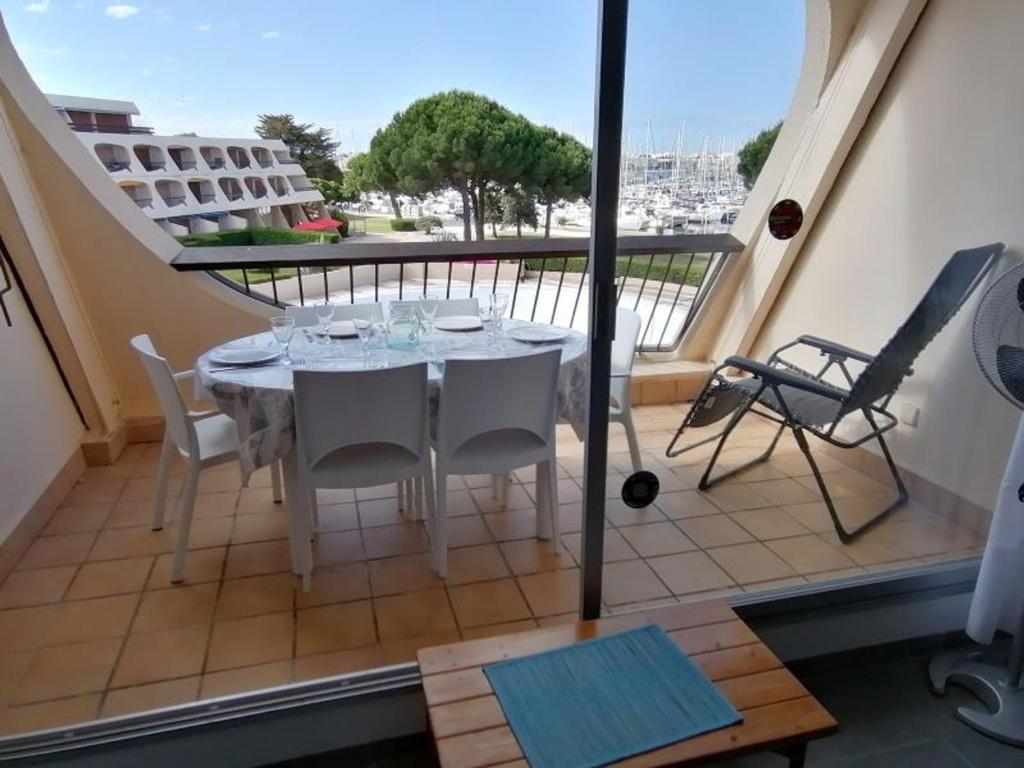 Appartement refait 2 pièces avec piscine et parking - FR-1-731-106 - 2