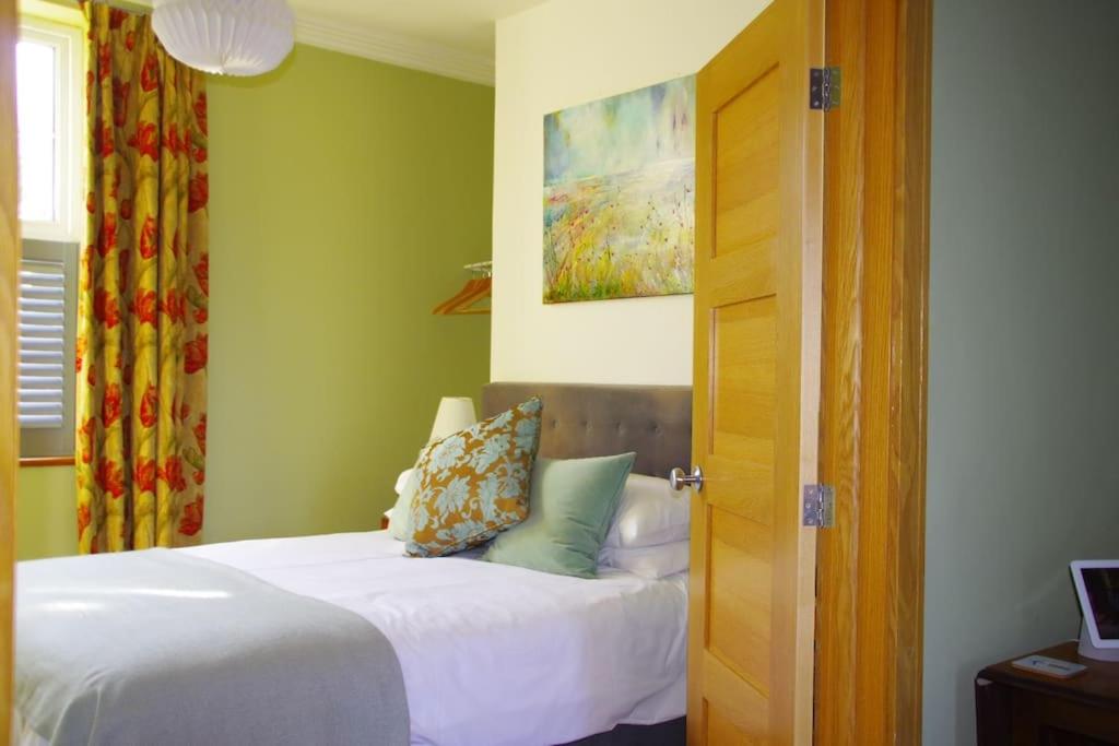 Stylish Garden Apartment 'Little Monty' interior in Exmouth