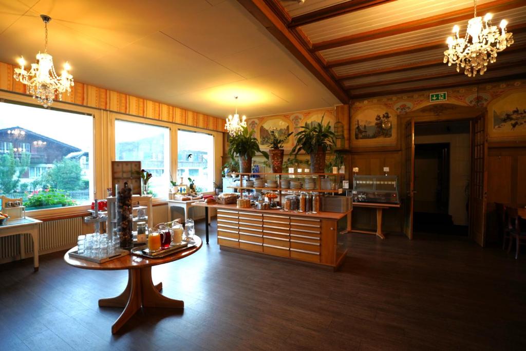 Food and beverages, Edelweiss Lodge in Wilderswil