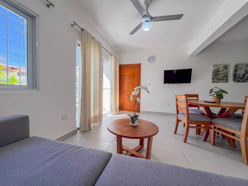 New 2BR APT in Sosua town, close to strip and next to supermarket, Sosúa
