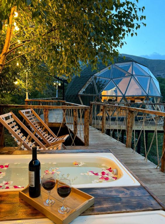 Glamping EmeralD, Stepancminda