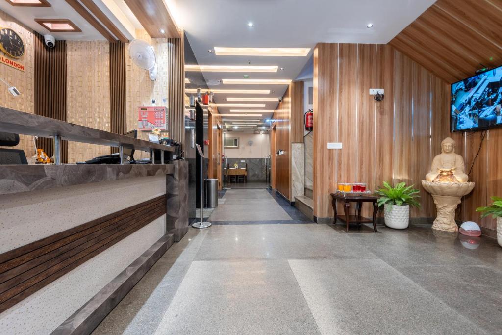 フロント・ロビー