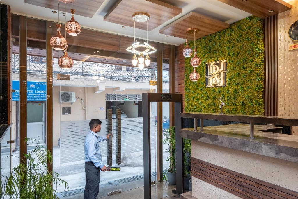 フロント・ロビー