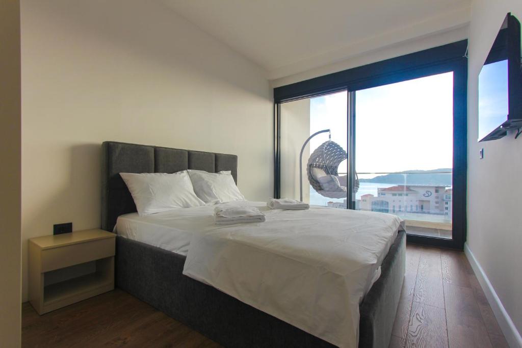 Elia Suites - 5