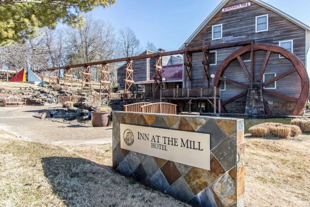 Inn at the Mill, Ascend Hotel Collection，位于费耶特维尔的酒店