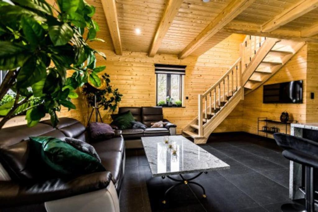 Domek Na Skraju Lasu -Strefa SPA JACUZZI, Wólka Szczecka