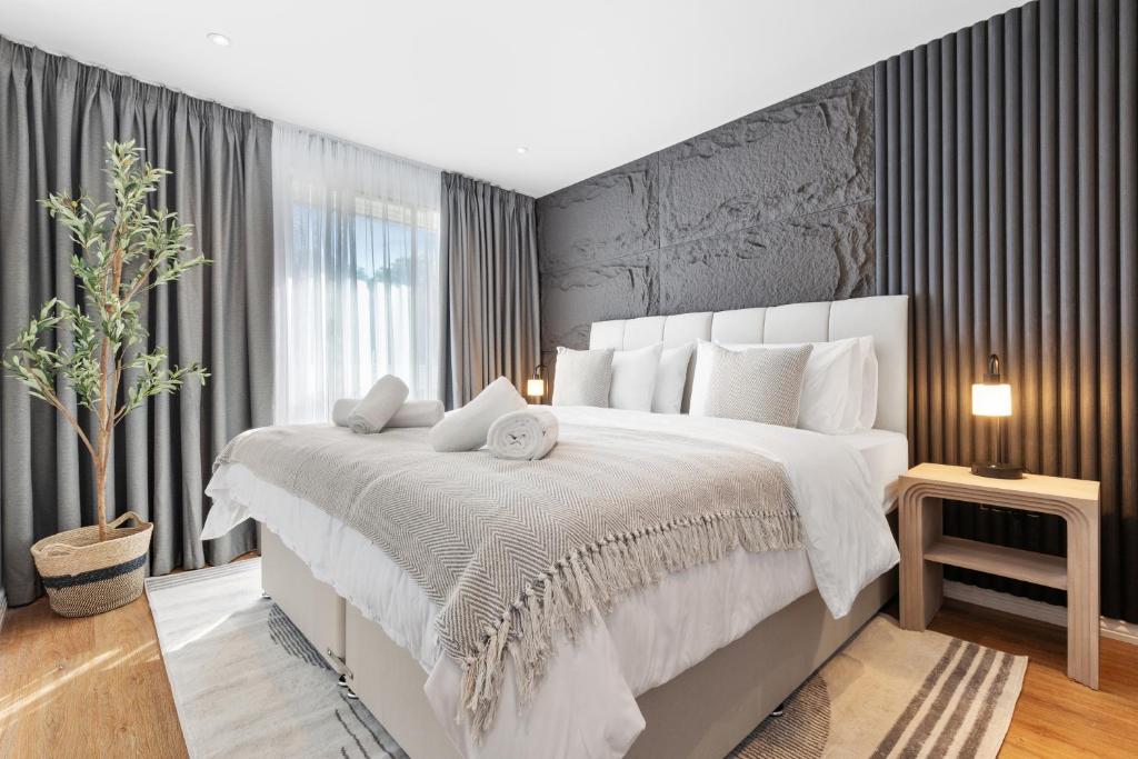 Designer 2BR Apartment, Superking Bed, Near Central London, Finchley