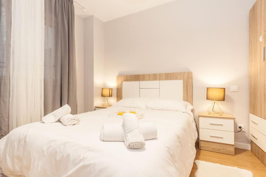 Charming Oasis in Oviedo with Private Terrace, Arcos