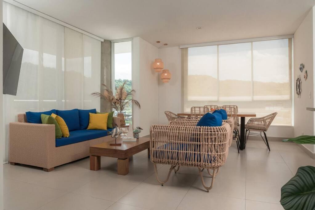 EP Stylish Apt with Pool, AC in Prime Location - 3