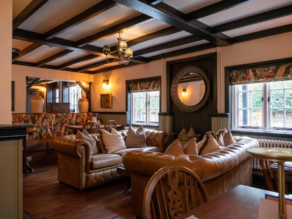 The Chestnut Horse, Easton photo 3