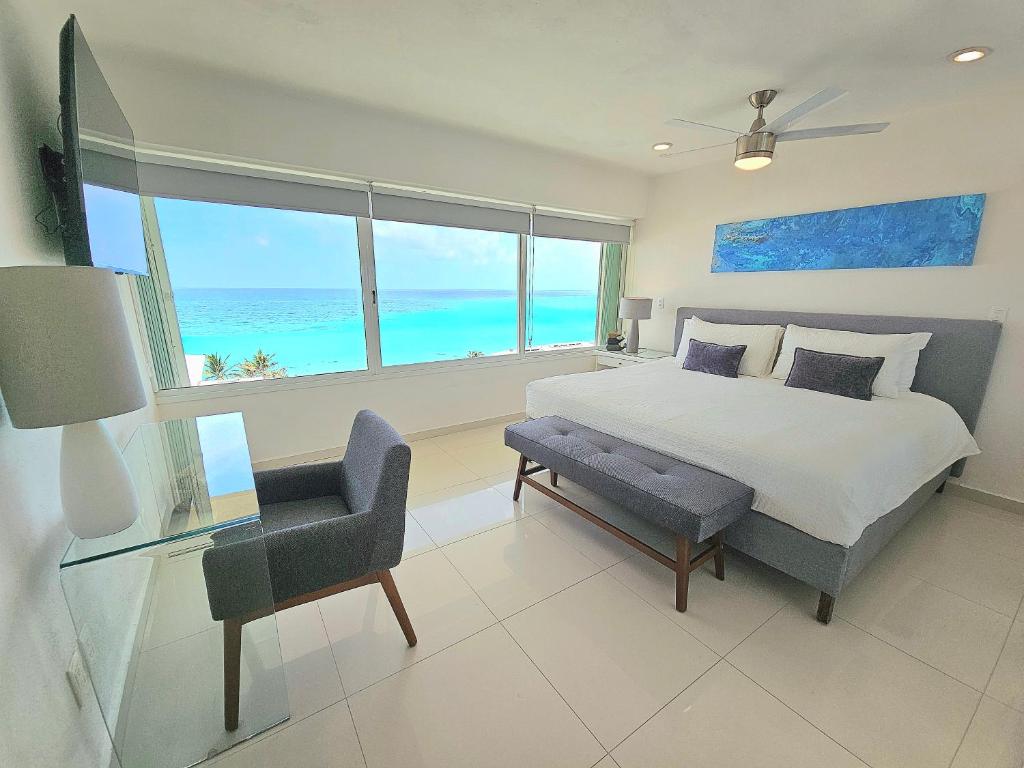 Beachfront Three-Story Coastal Penthouse, 3BR-3BA - 2