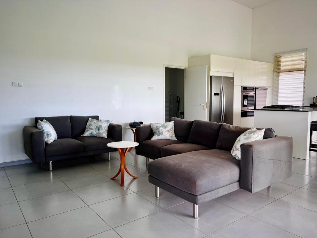 Shared lounge/TV area