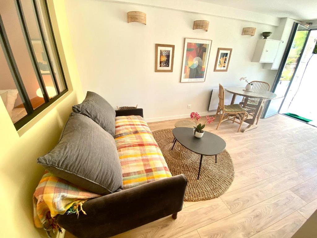 Appartement avec Terrasse proche du Centre-ville - 2