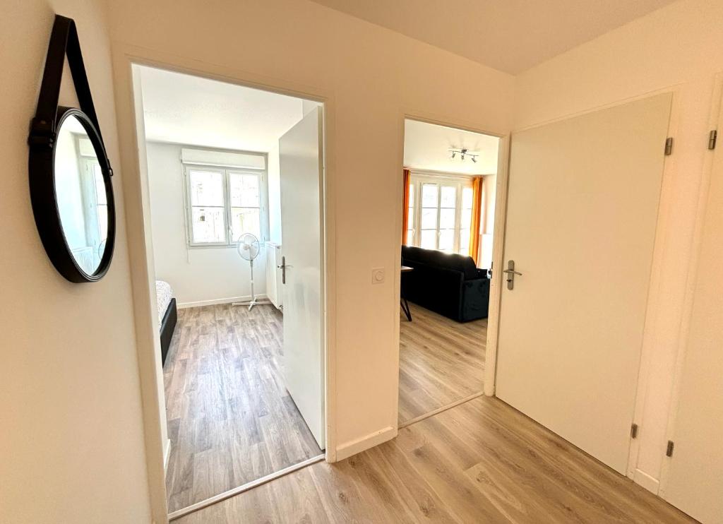 Cartier Disney 7min Train 6min Paris parking - 5