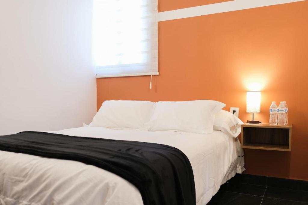 Walkable Vacation Gem 2BR1BA Office - 2