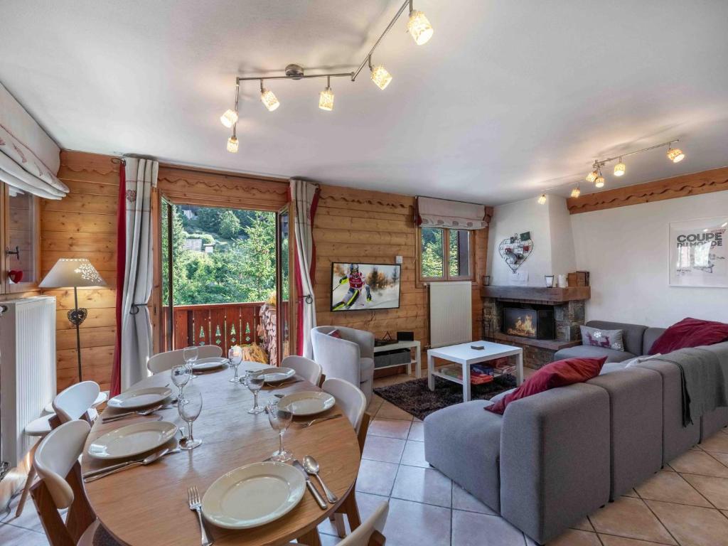Appartement spacieux proche pistes avec piscine et parking - FR-1-566-71 - 1