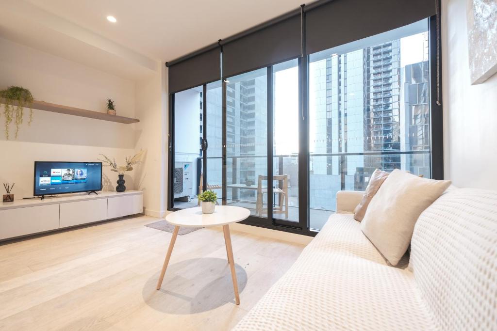 Central Melbourne 1br1ba Apt With Balcony, Melbourne