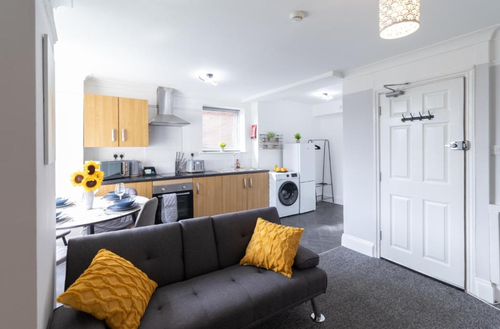 Open Mind Property - Cosy Apartment with 2 Beds, Southsea