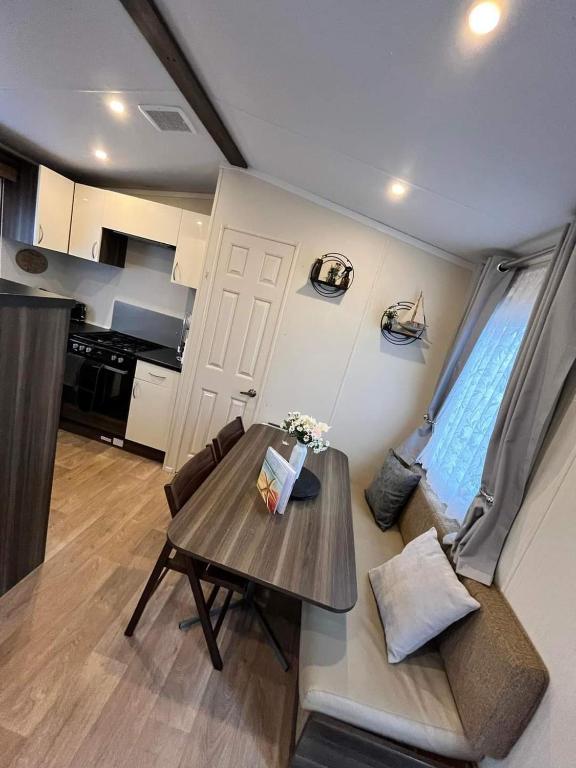 Caravan 163 at Holiday Resort Unity, Brean photo 5