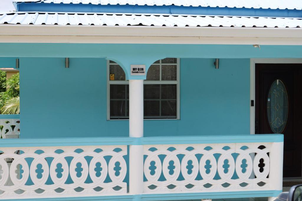 My Gem in the Caribbean, Castries