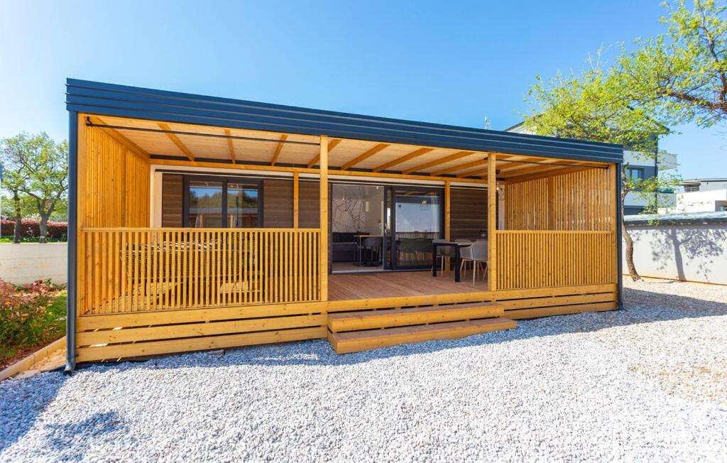 Batana Mobile Home, Banjole