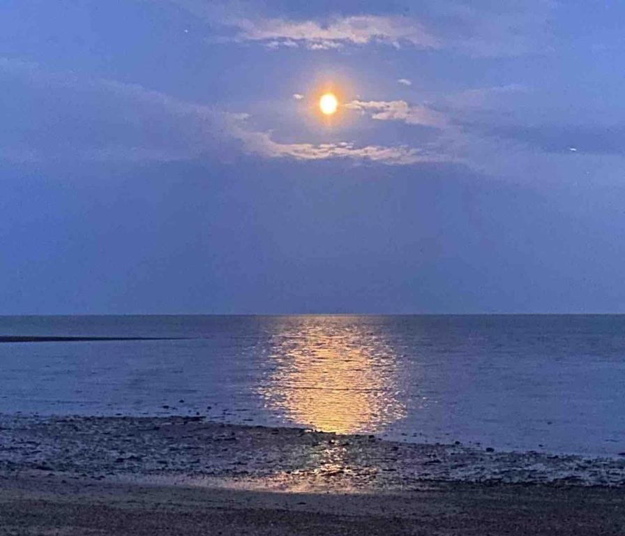 Mersea Island Retreat - 4 Bedroom House, Colchester