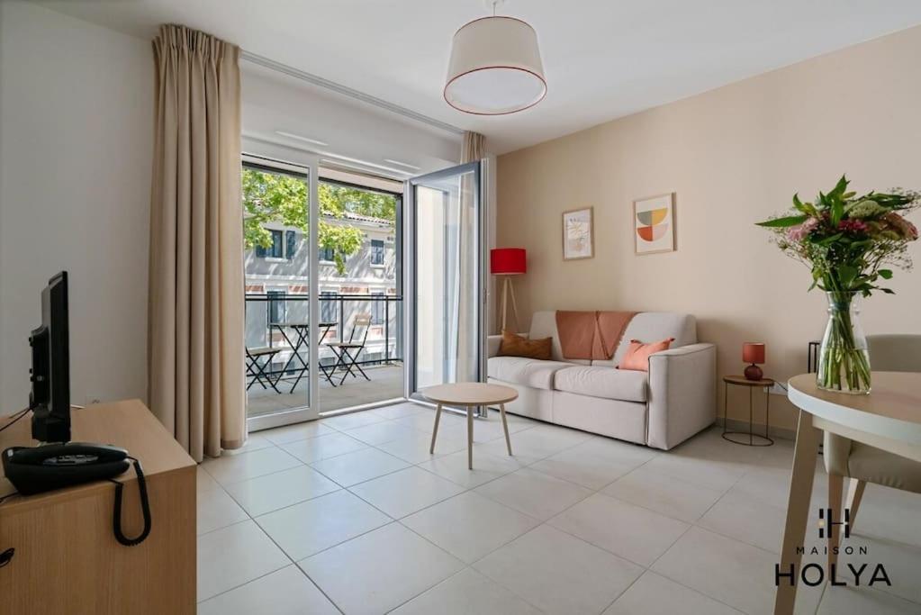 À Avignon - Le Soyeux - 375B, Avignon