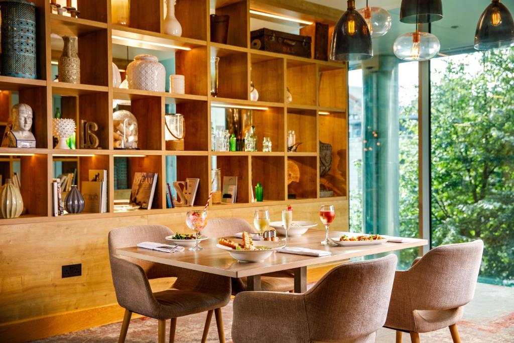 ホランド ハウス ホテル カーディフ バイ サンデー (Holland House Hotel Cardiff By Sunday) レストラン