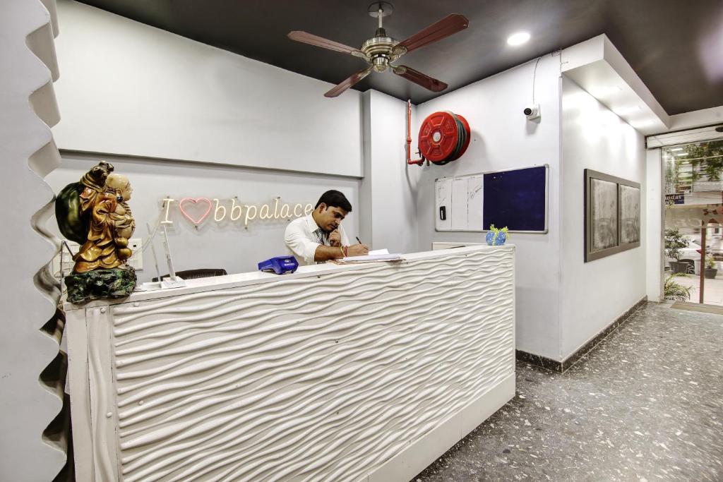 フロント・ロビー