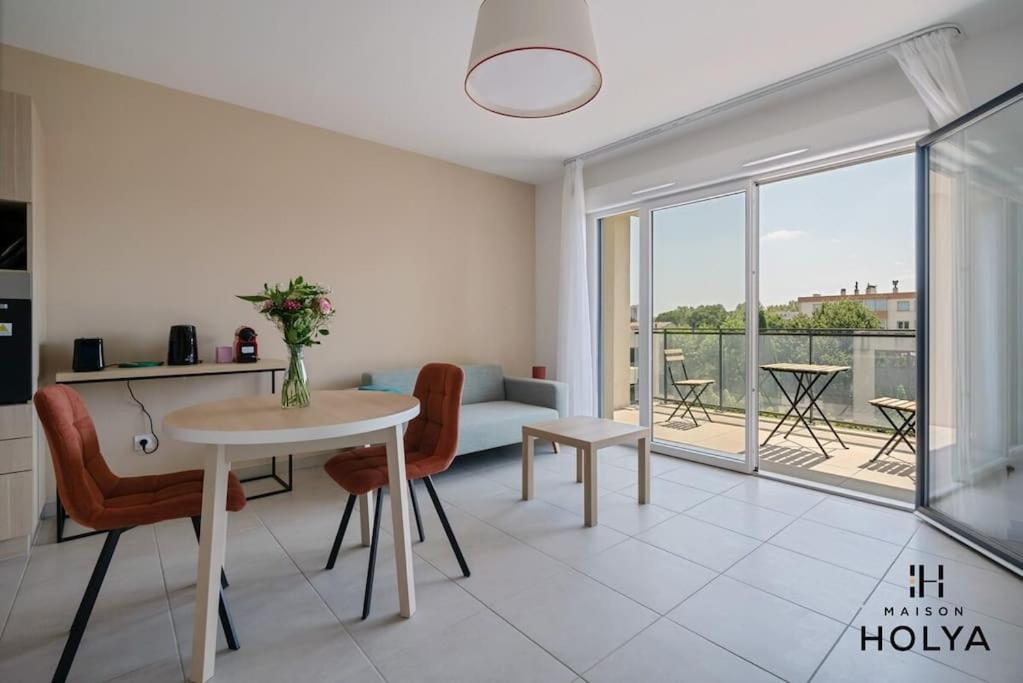 À Avignon - Le Plein Sud - 376B, Avignon