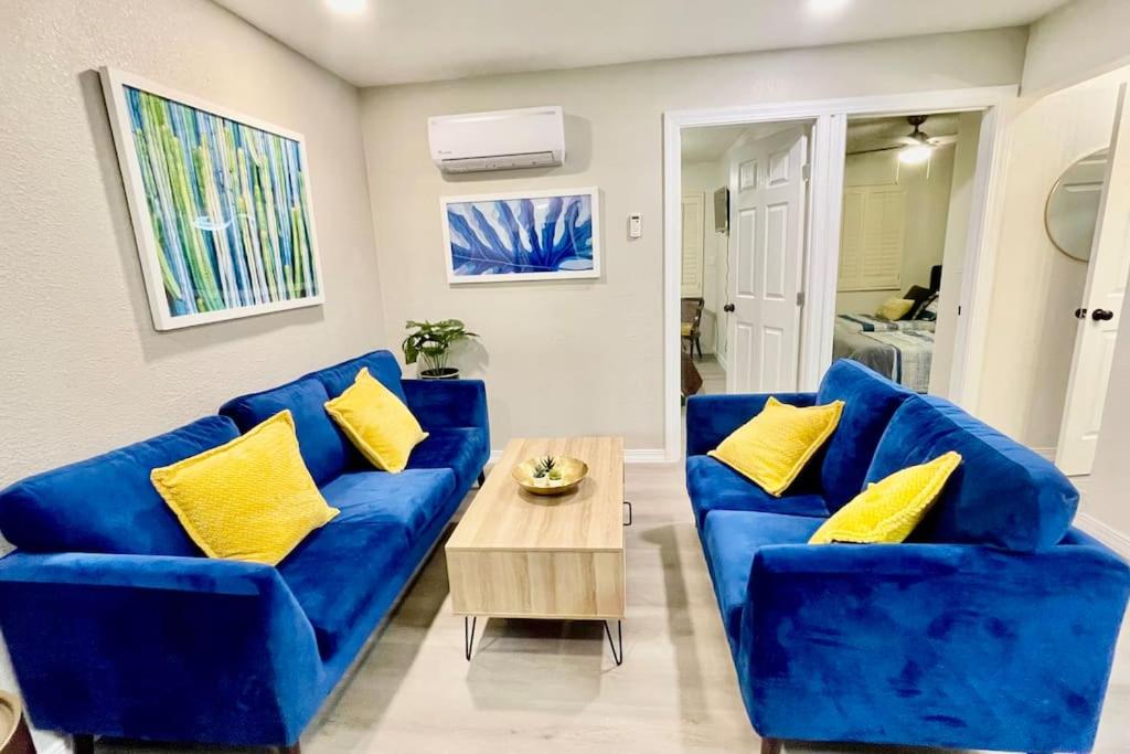 Apartment C, Restful,Cozy, close Sunland Park Mall, El Paso