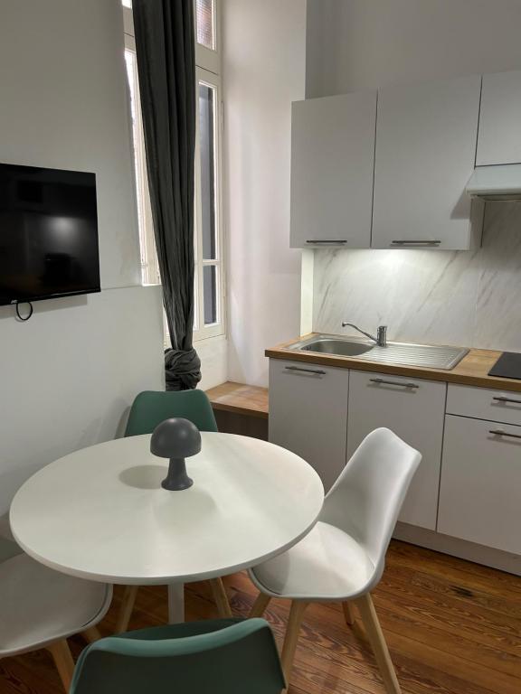 Le Toulousain 001 - Appartement calme en rez-de-chaussée avec Terrasse - Hypercentre, quartier Jeanne d'Arc - 4
