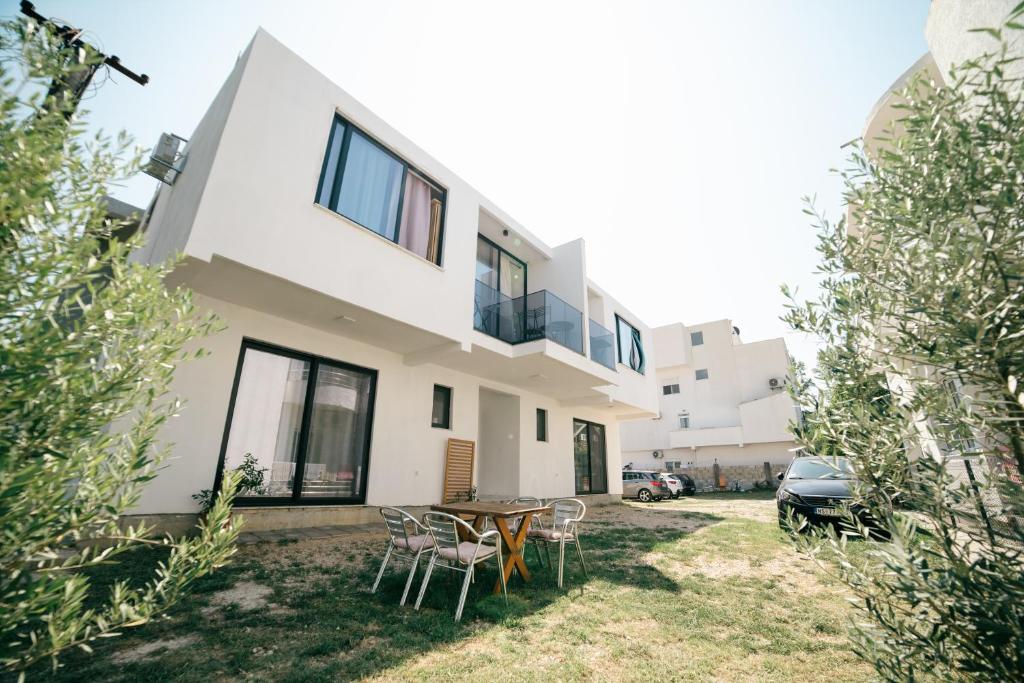 Rine Apartments - 5