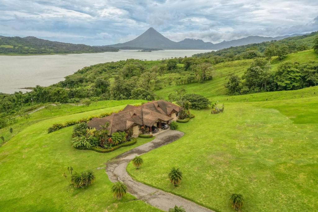 Casa Shamrock Duplex 2, Unión