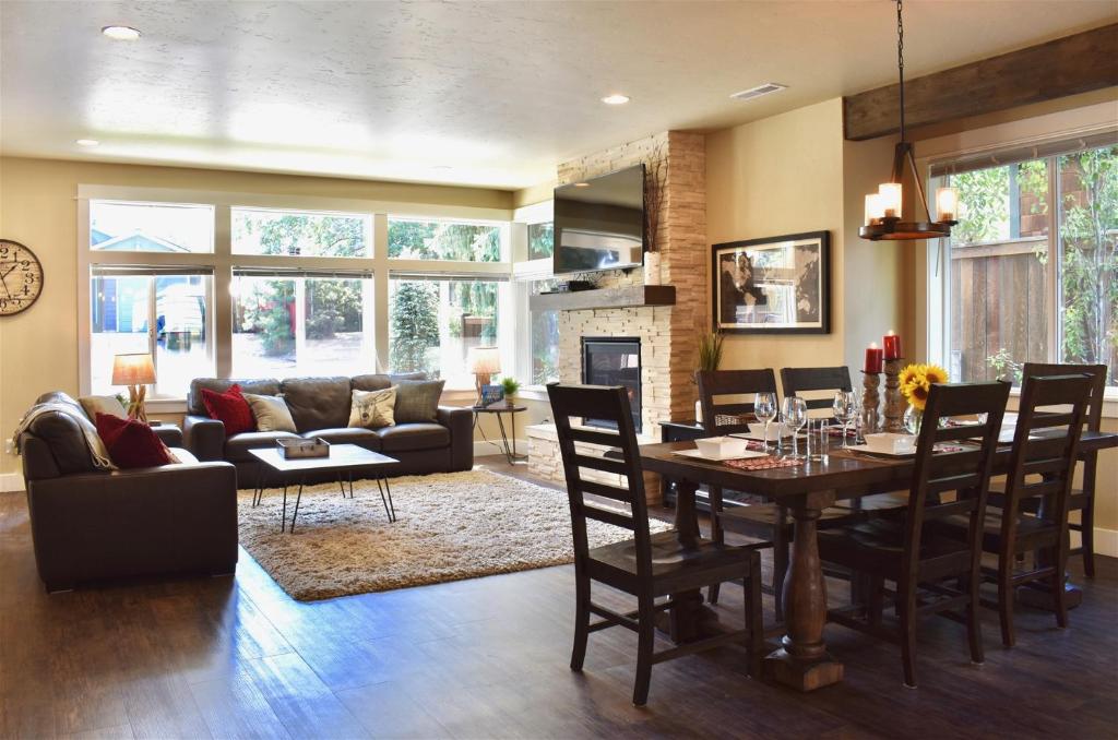 Bluebird Day - Red Door, Bend