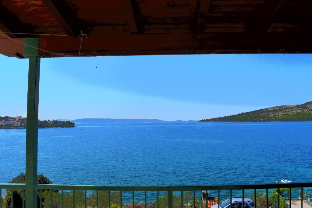 Apartments by the sea Seget Vranjica Trogir - 7509 전경
