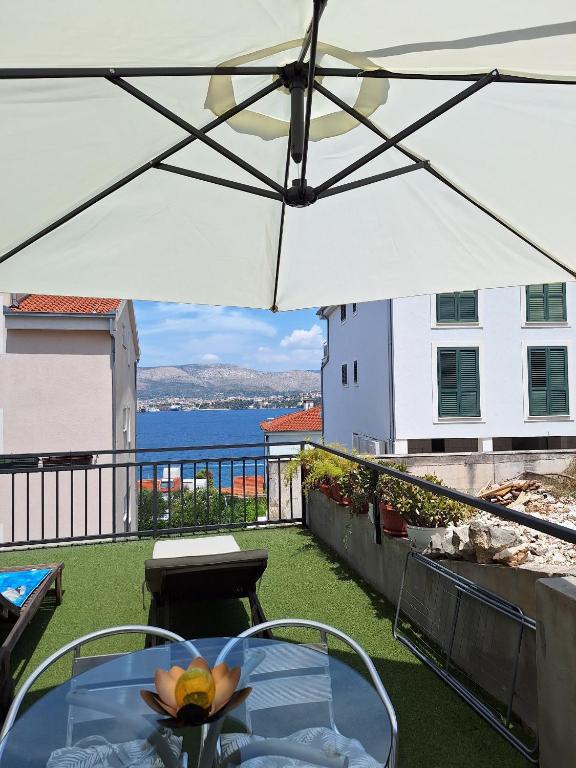 Apartments with parking space Okrug Gornji Ciovo - 16676 전경