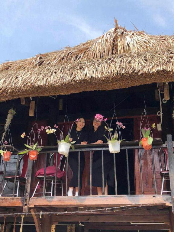 Nhà Lá Homestay