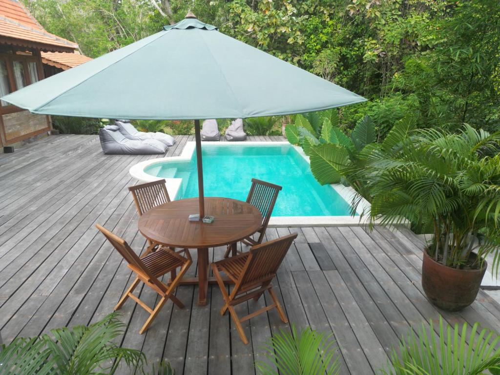 Rumah Bambu Gladek Dua